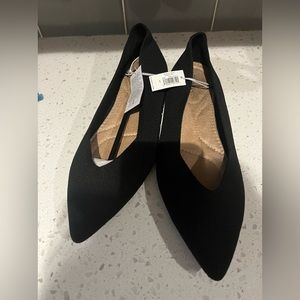 New Old Navy black flats size 9.5